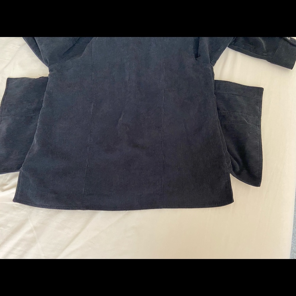 Tops - Picture 4 of 6